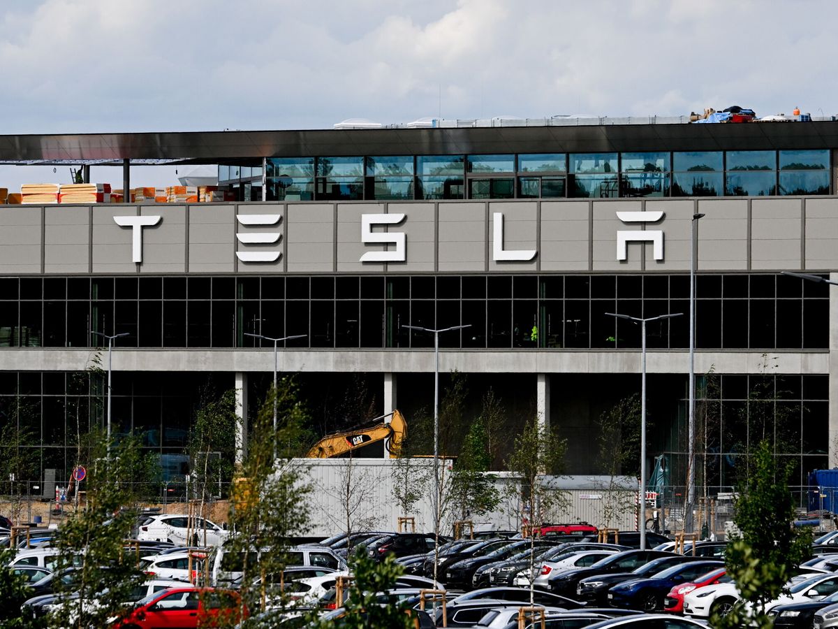 Foto: Oficinas de la fábrica de coches de Tesla en Berlín. (EFE/EPA/Filip Singer) 