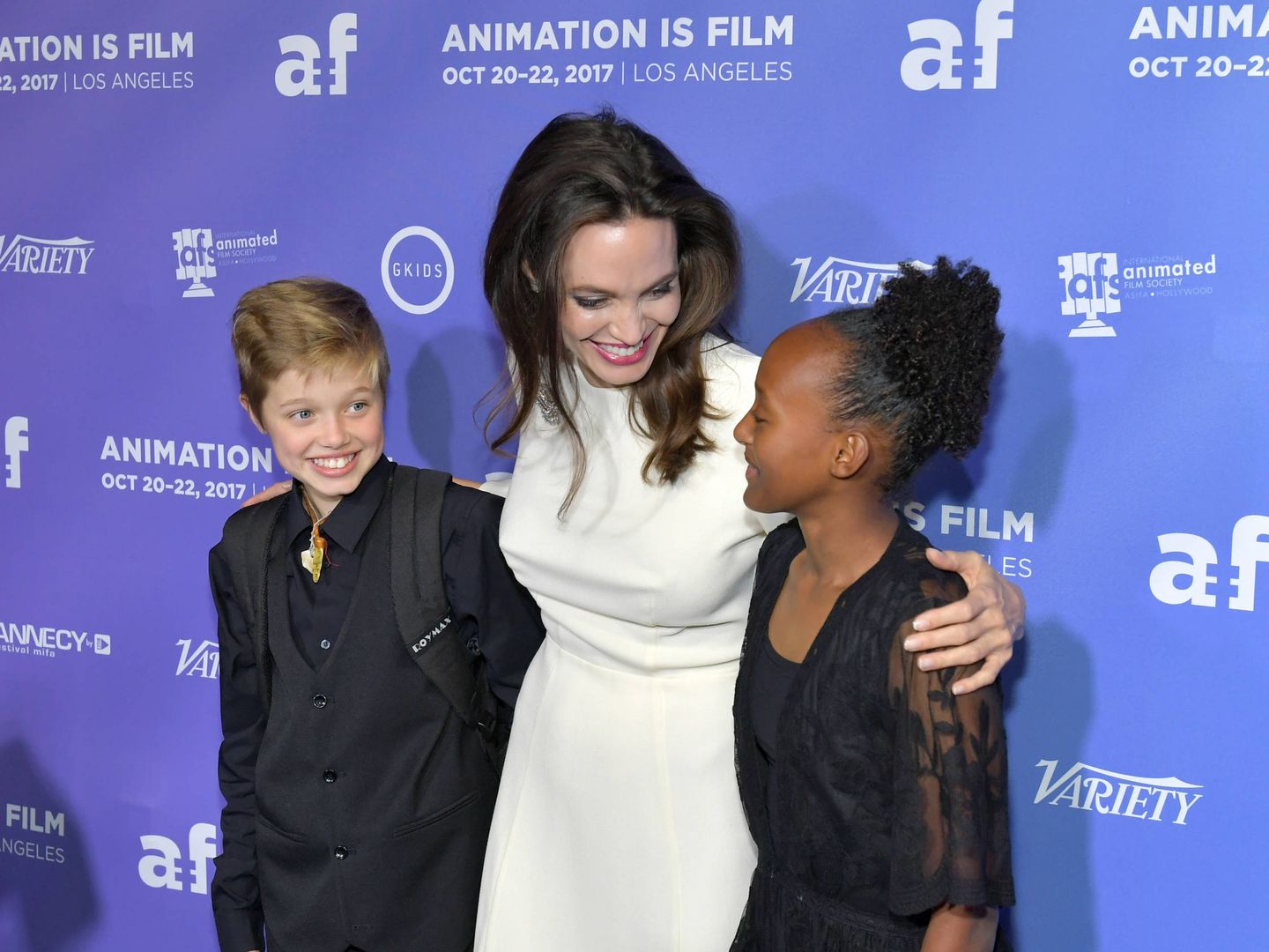  Angelina, con Shiloh y Zahara. (Getty)
