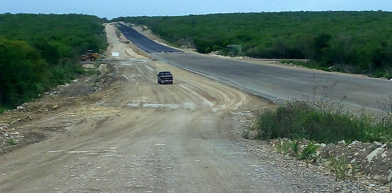 Tramo de la carretera donde Fernández aseguró que ocurrió el secuestro. (EFE)
