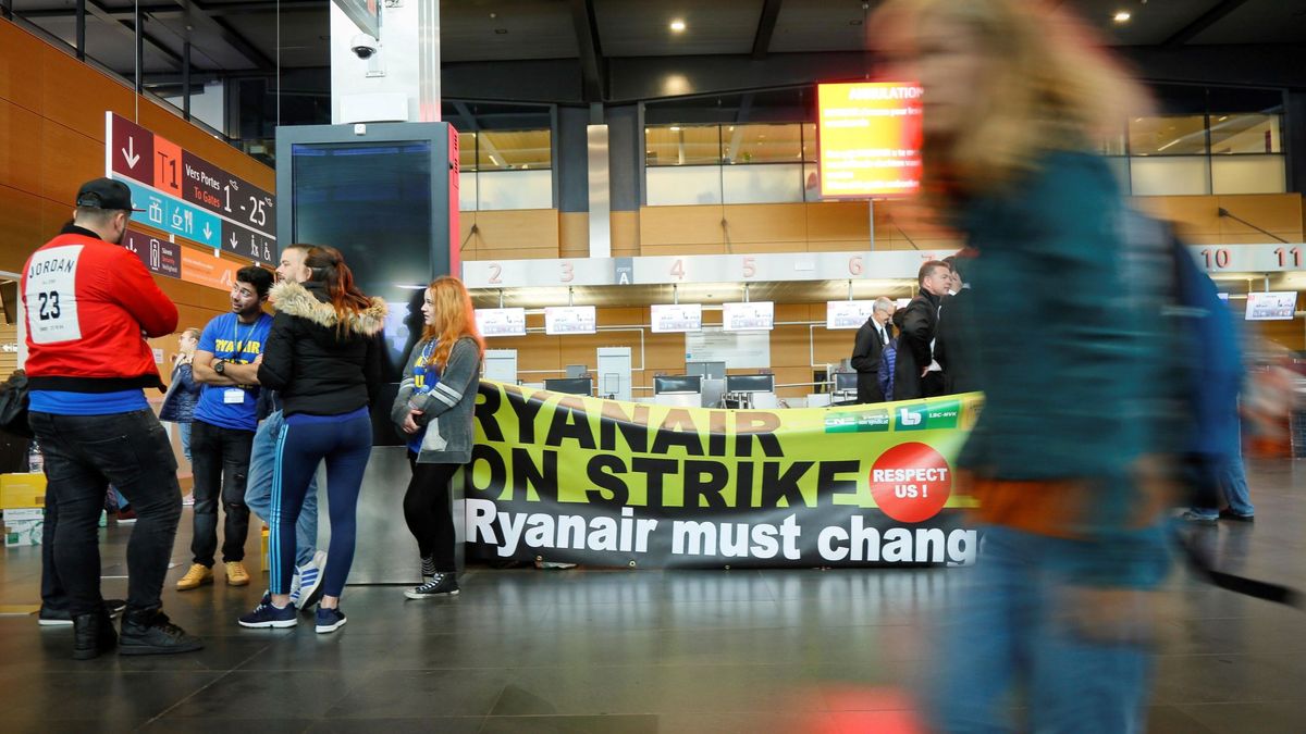Ryanair se libra de indemnizar a los viajeros que se vieron afectados por su huelga