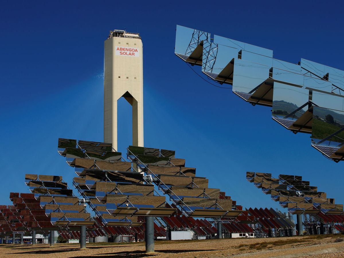 Foto: Central solar térmica de Sanlúcar la Mayor. (Reuters)
