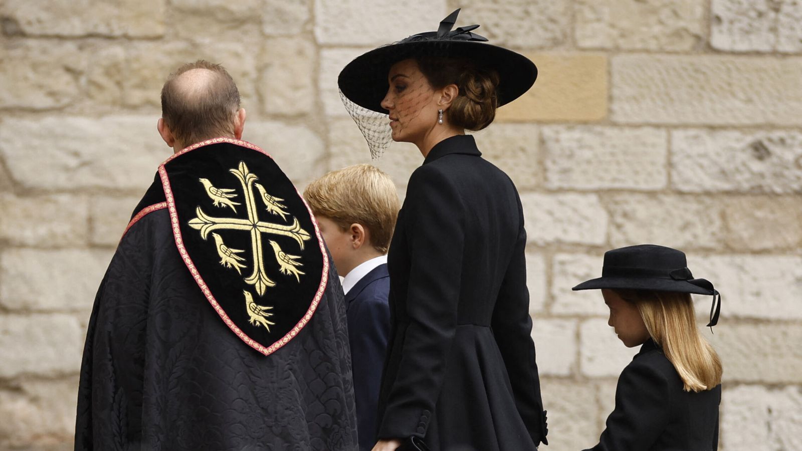 Kate Middleton, princesa de Gales, junto a sus hijos mayores. (Reuters/John Sibley)