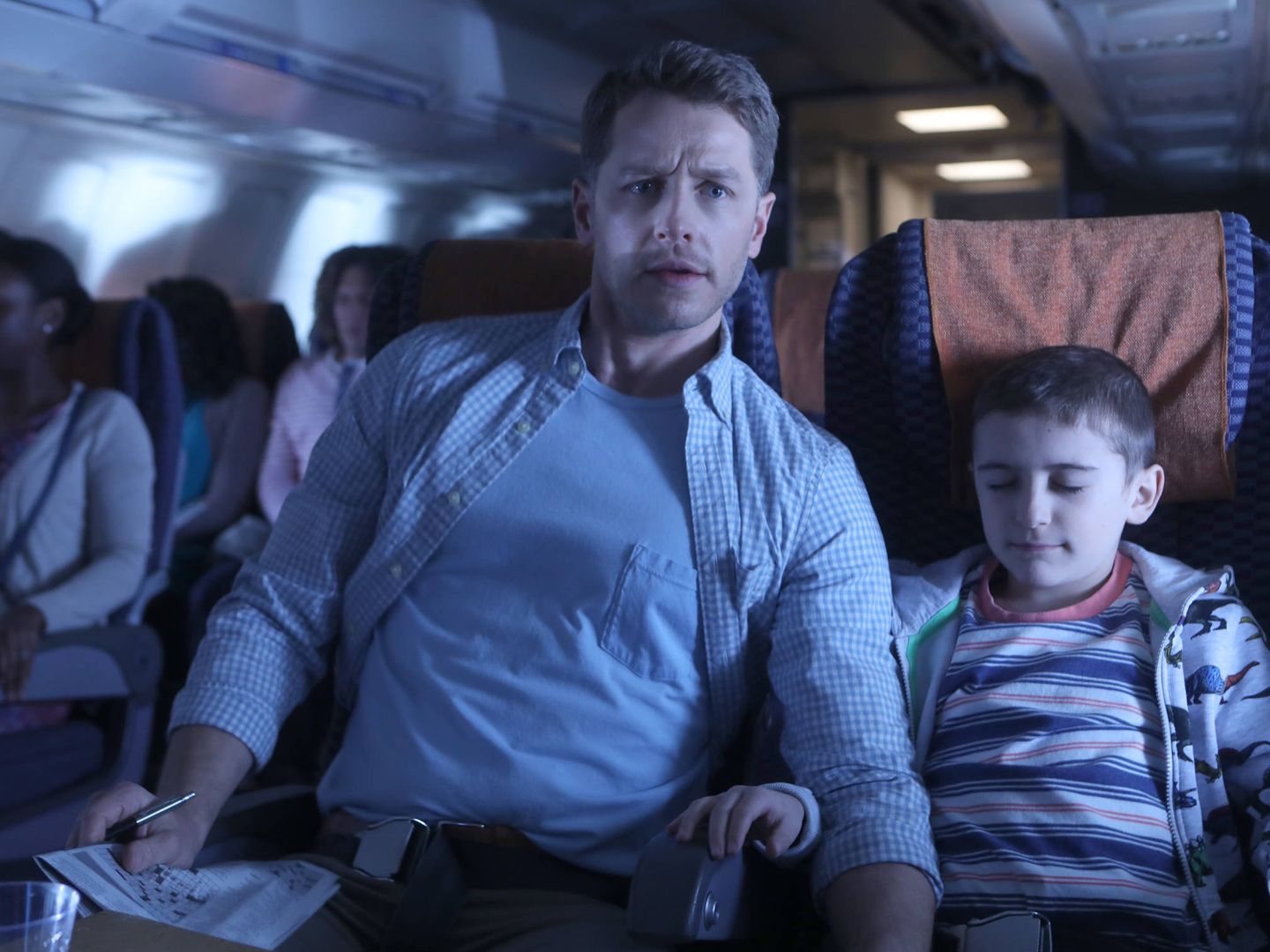Ben Stone (Josh Dallas) y su hijo Cal Stone (Jack Messina). (HBO España) 