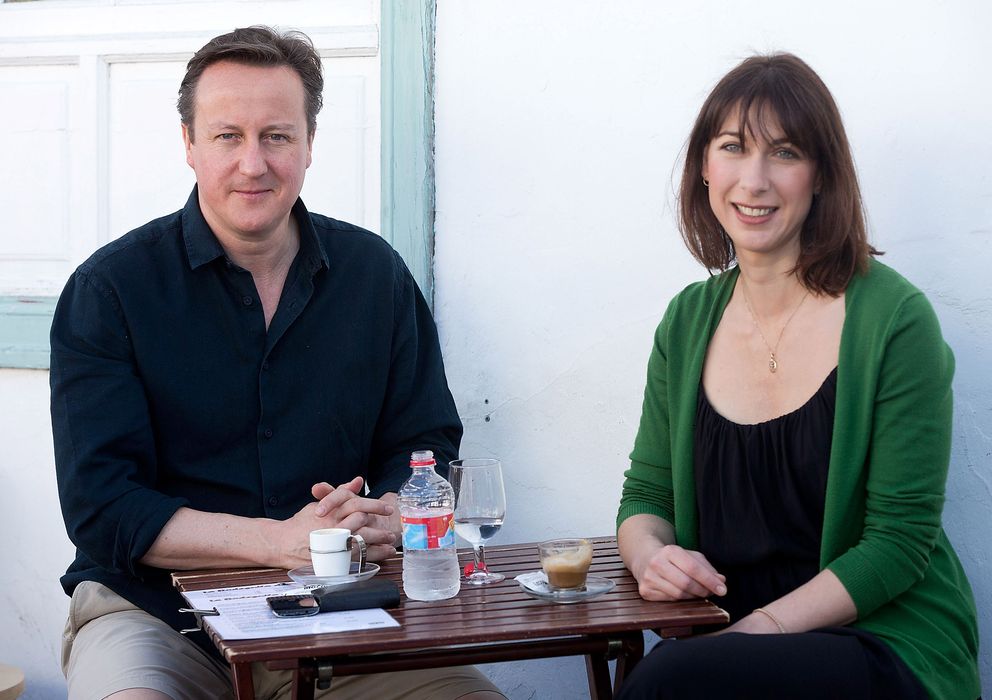 Foto: David Cameron y su mujer Samantha el pasado sábado en Lanzarote. (Gtres)