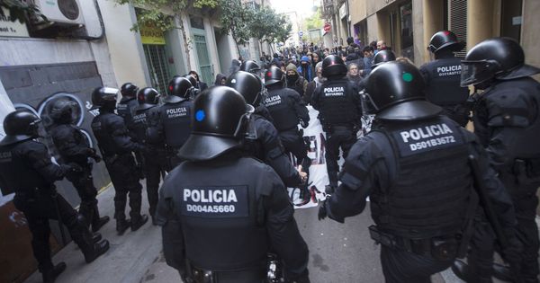 Foto: Mossos d'Esquadra en Barcelona. (EFE)