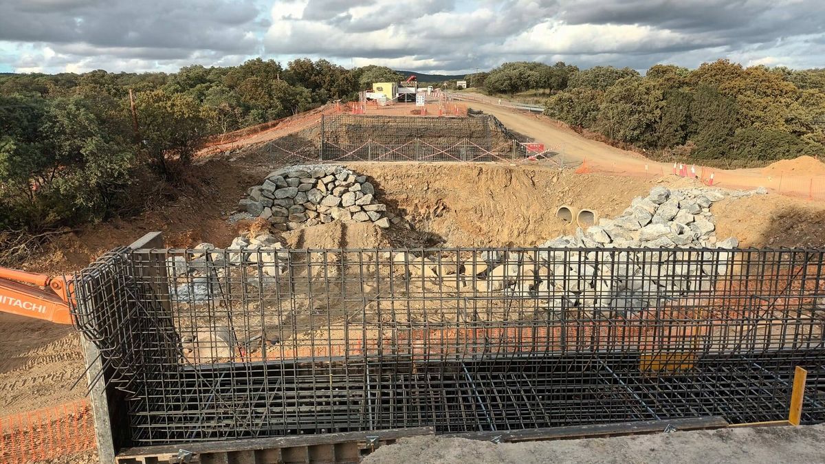 Los problemas de Extremadura caben en un socavón de 20 metros de diámetro