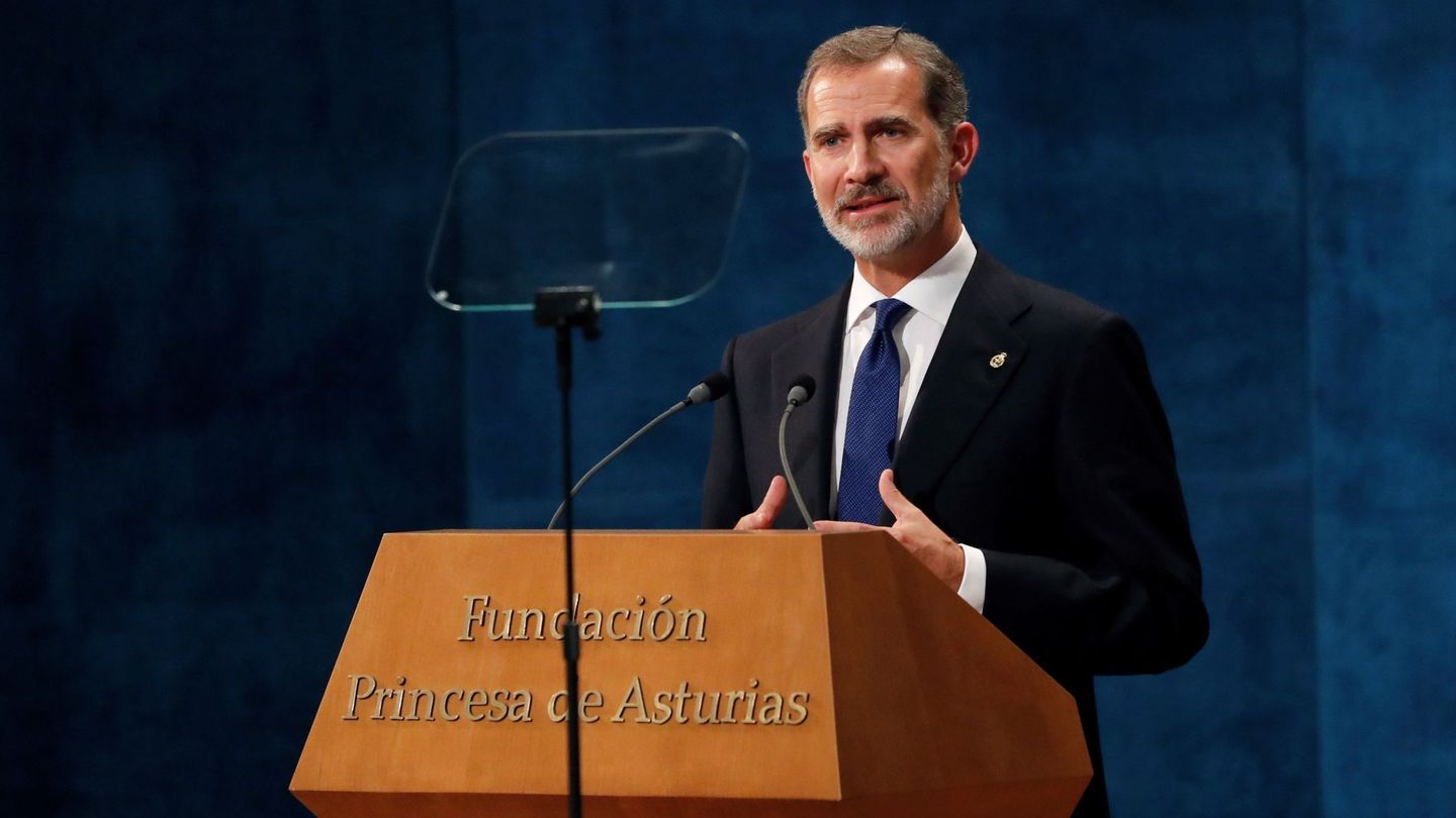 El rey Felipe VI pronuncia su discurso durante los Premios Princesa de Asturias (EFE)