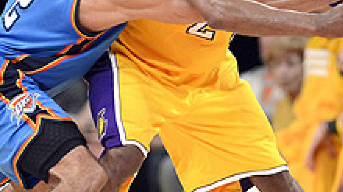 Kobe Bryant se vuelve a vestir de héroe y salva a Los Angeles Lakers