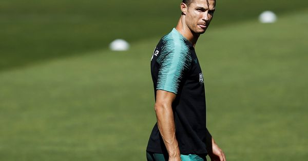Foto: Cristiano Ronaldo, entrenando con su selección. (EFE)