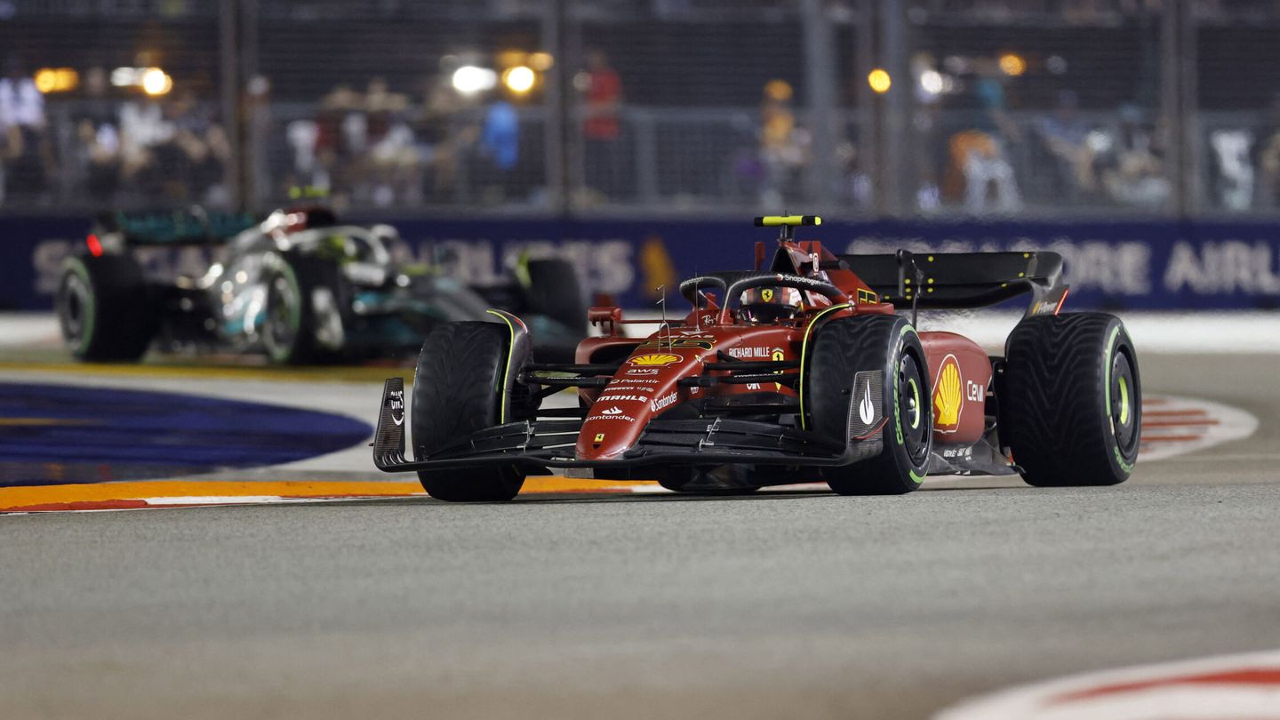 Solo al final de carrera con la pista casi seca se pudo ver la mejor versión de Sainz. (Reuters/Edgar Su)