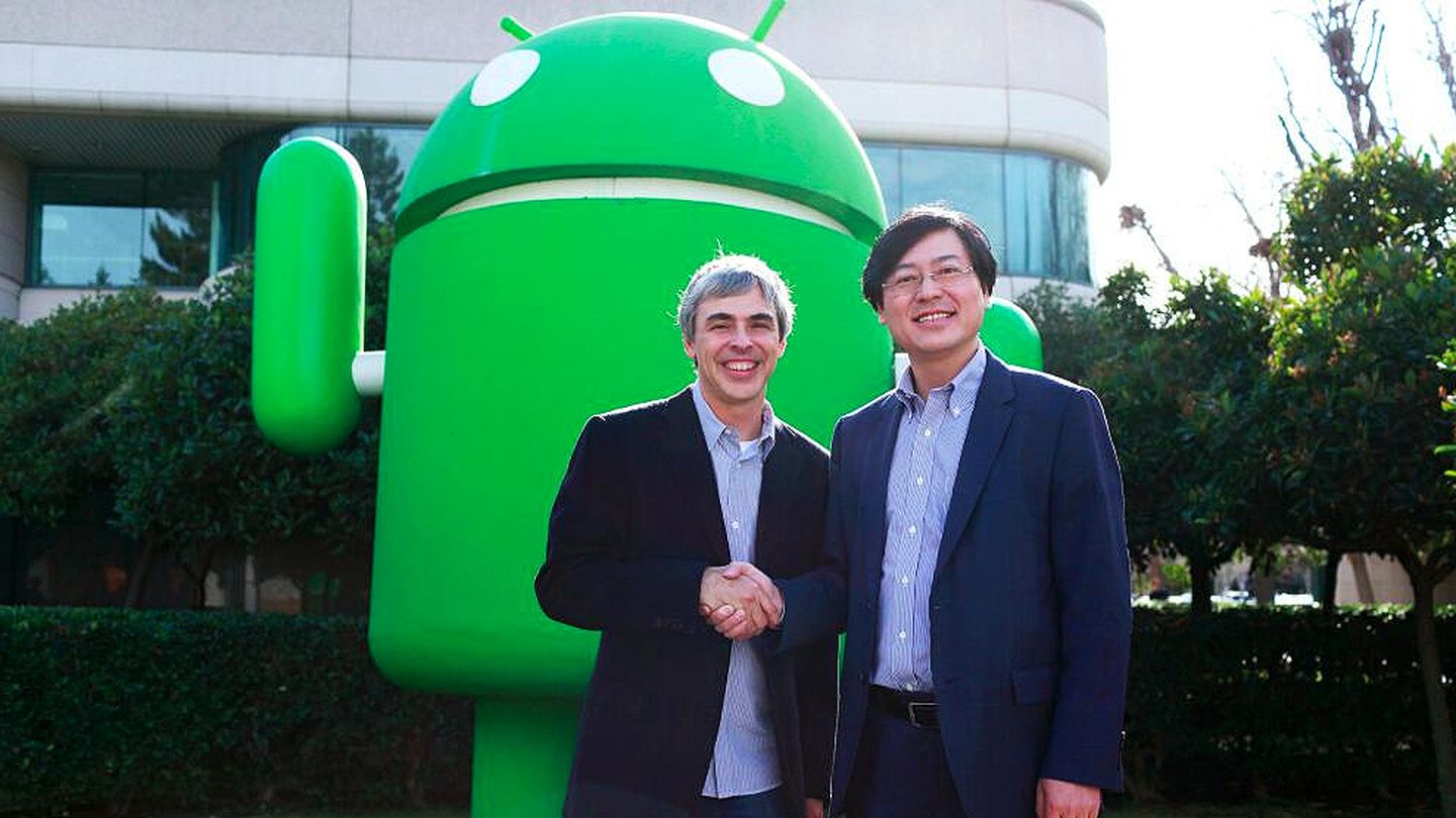 Page y  Yuanqing, CEOs de Google y Lenovo, tras firmar el acuerdo (@google)