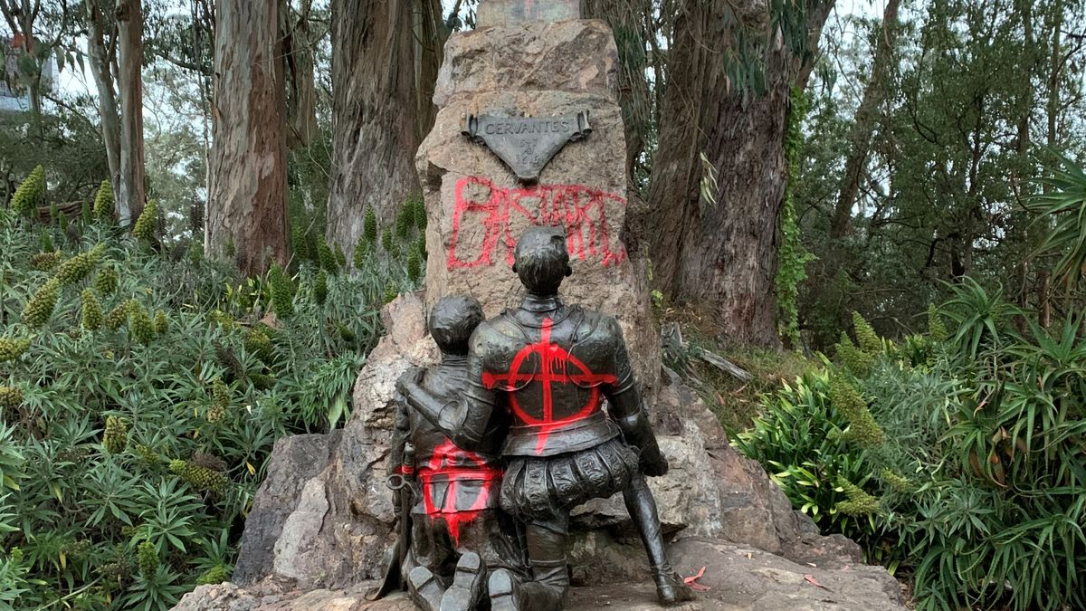 Vandalizan la estatua de Cervantes en el Golden Gate Park de San Francisco