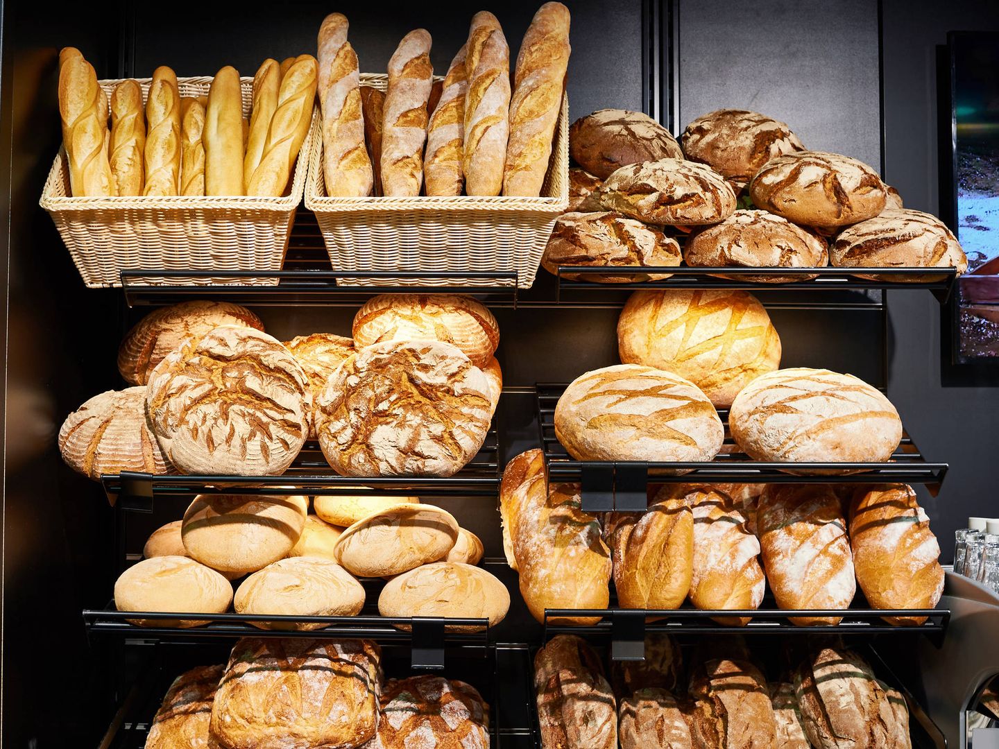 ¿Qué tiene cada uno de estos panes? (Foto: iStock)