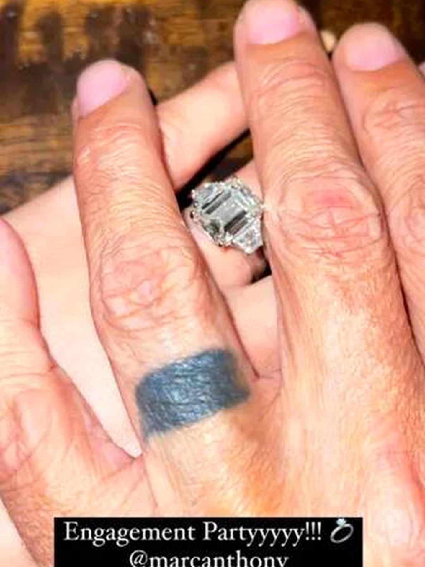El anillo de compromiso de la pareja. (Instagram/@nadiaferreira)