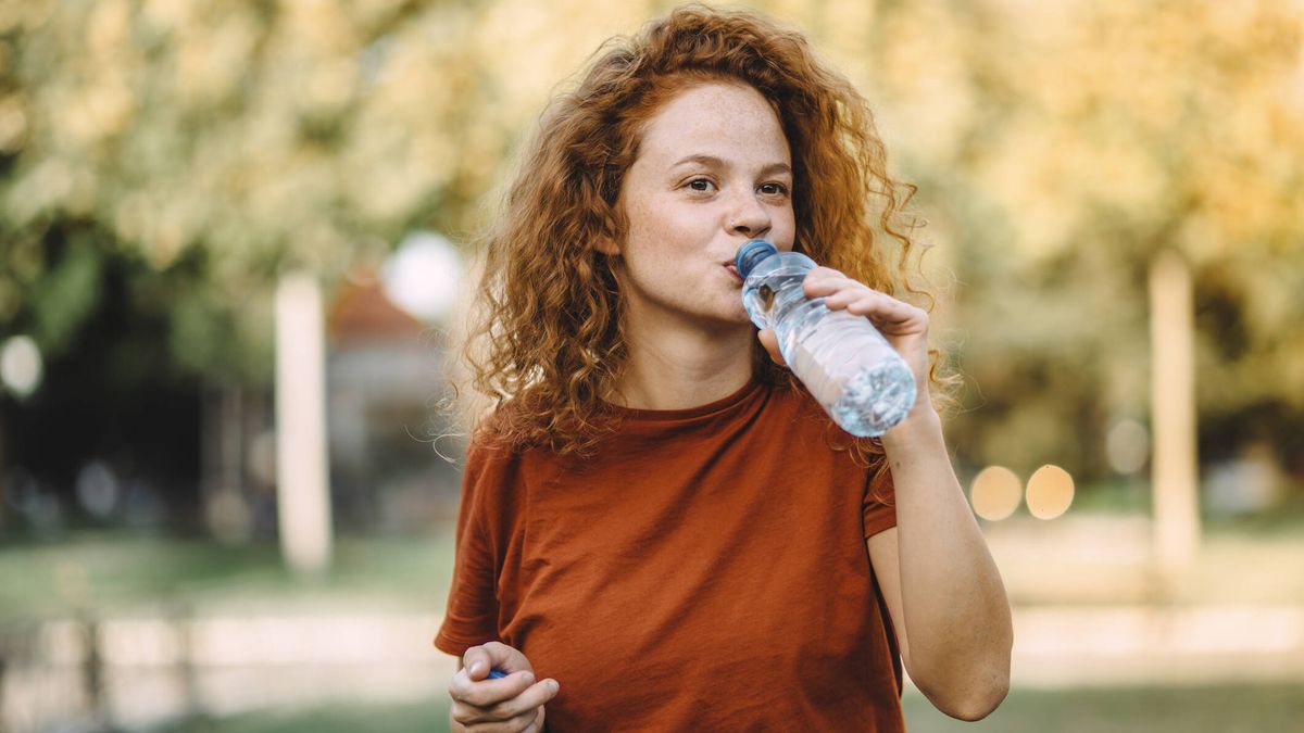 ¿Beber agua adelgaza? La pregunta 'del millón', respondida por la ciencia