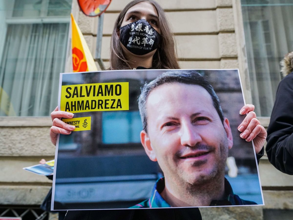 Foto: Las manifestaciones para liberar al médico se han repetido por toda Europa. (EFE EPA/Tino Romano)