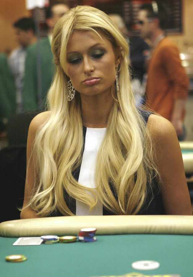 Foto: Paris Hilton jugando al póker (Gtres)
