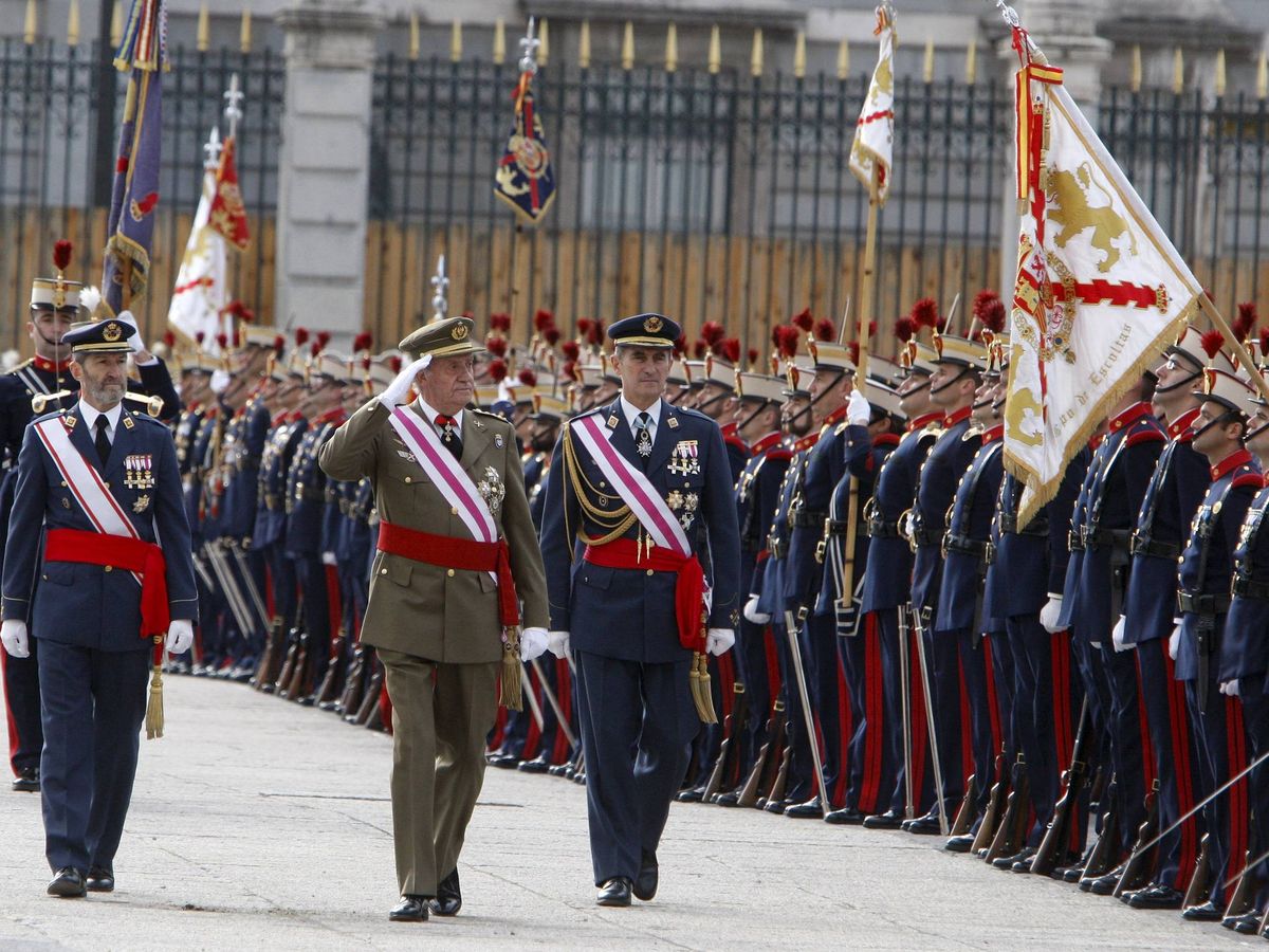 Foto: El rey Juan Carlos I en la Pascua Militar de 2010. ( EFE/Manuel H. de León)