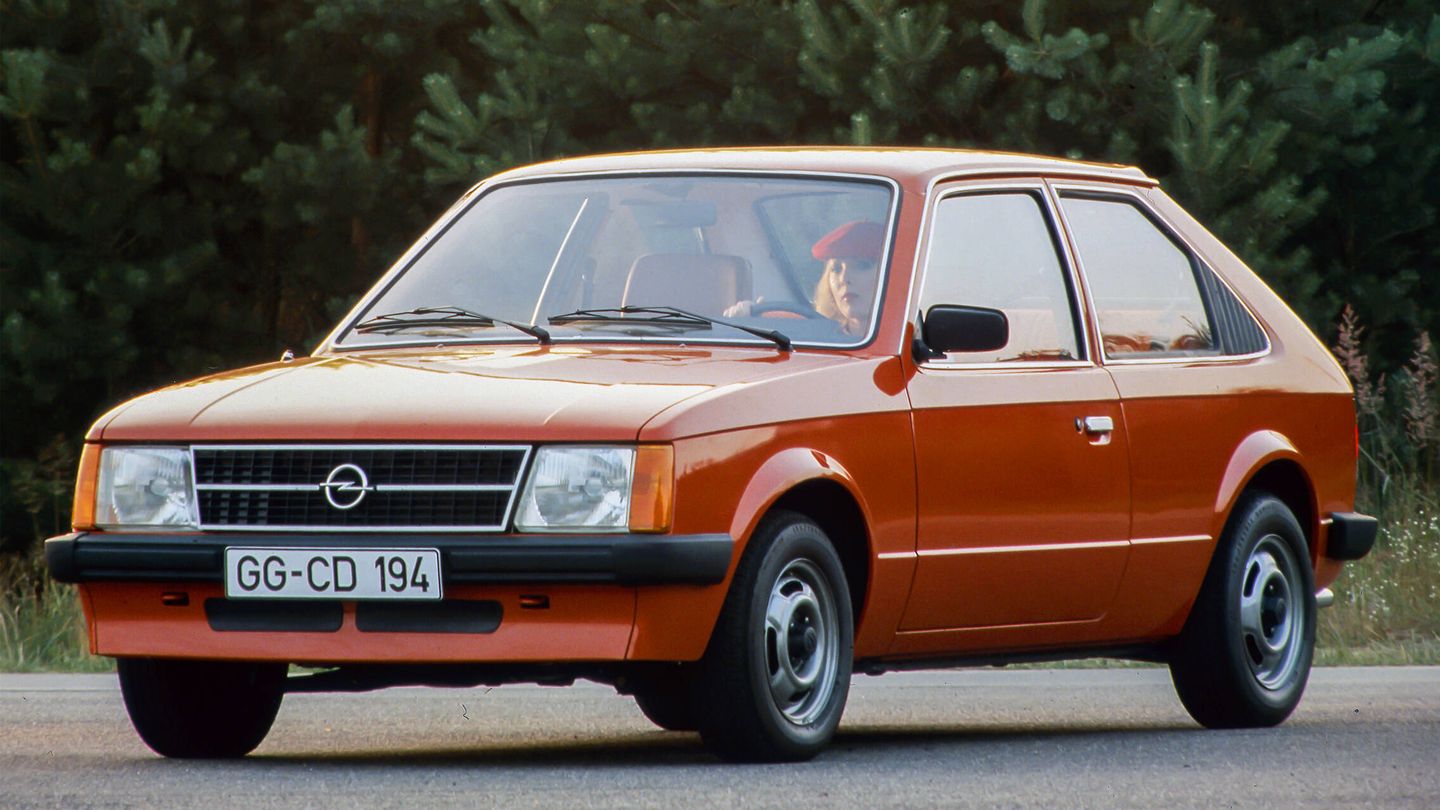 El Kadett D fue el primer Opel con tracción delantera, solución que ya no abandonaría ningún compacto de la marca alemana.
