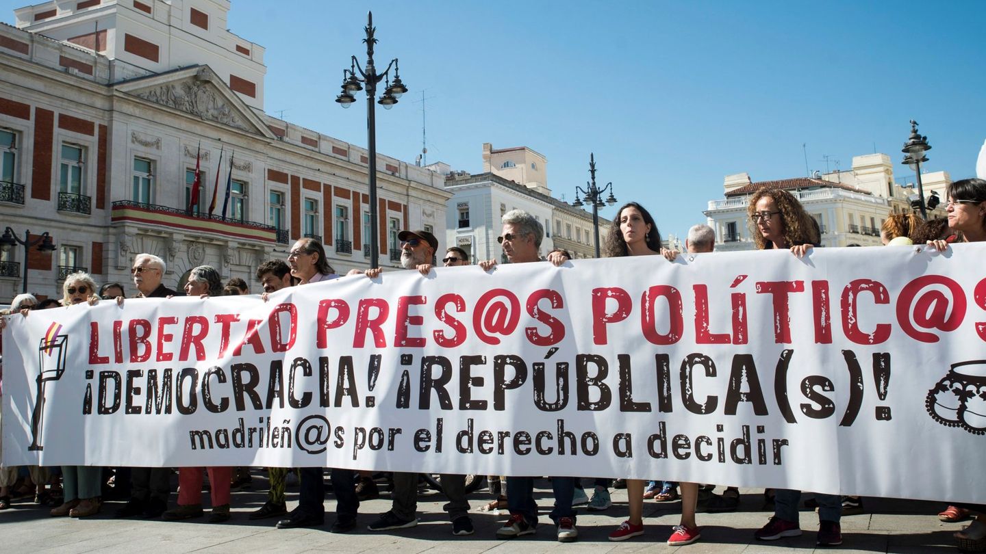 Concentración en Madrid para pedir la libertad de los siete detenidos de los CDR. (EFE)