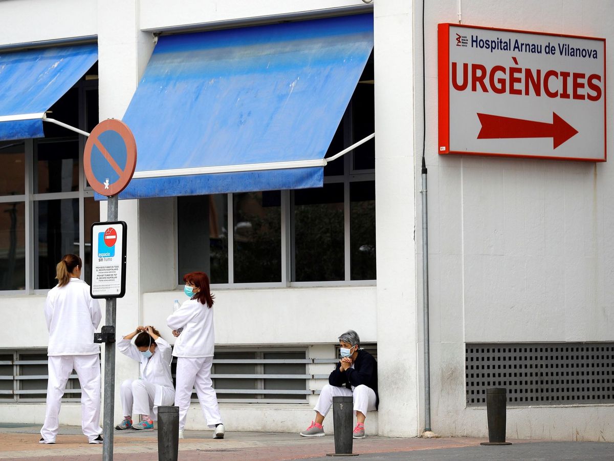 Foto: Entrada de urgencias del Hospital Arnau de Vilanova en Valencia. (EFE)