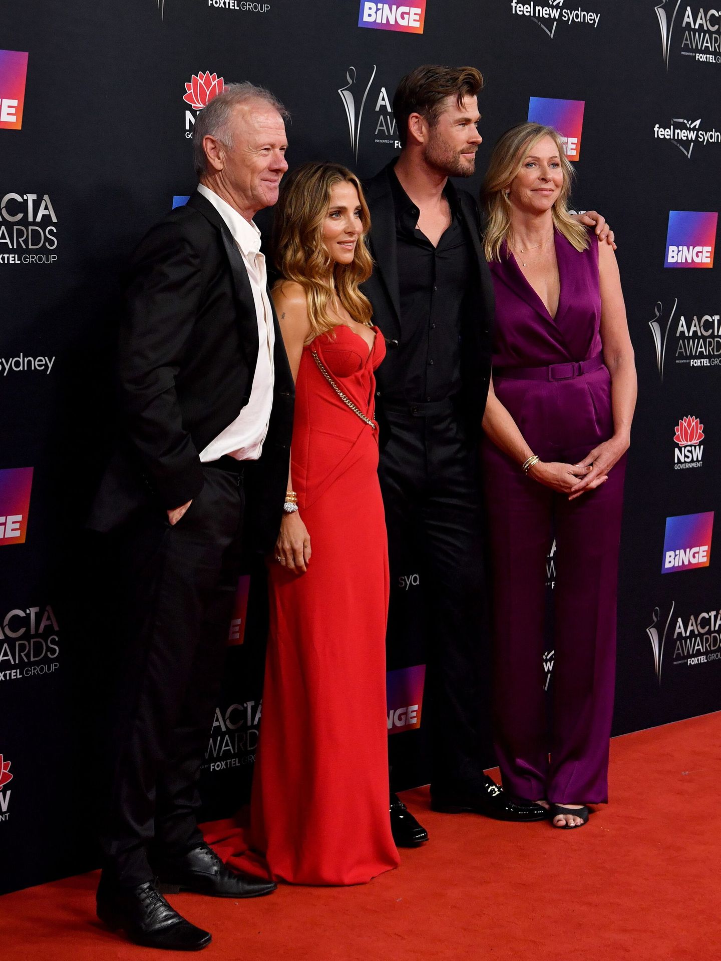 Chris Hemsworth, junto a sus padres y Elsa Pataky. (EFE)