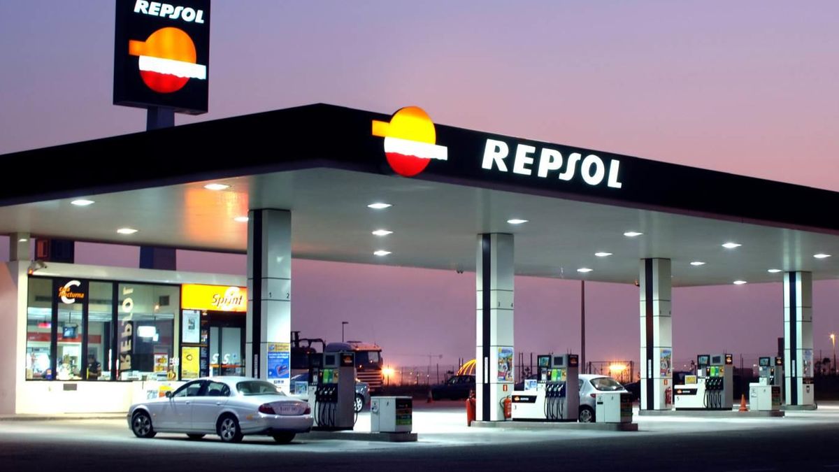 Industria deja en la estacada a la CNMC en su batalla contra Repsol