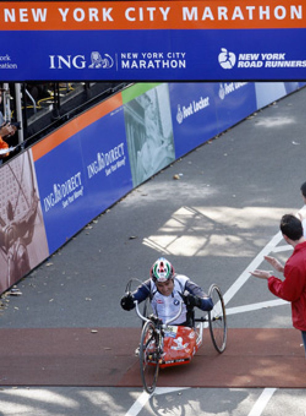 Foto: Ex piloto y optimista radical: así es Zanardi, ganador de la maratón de Nueva York
