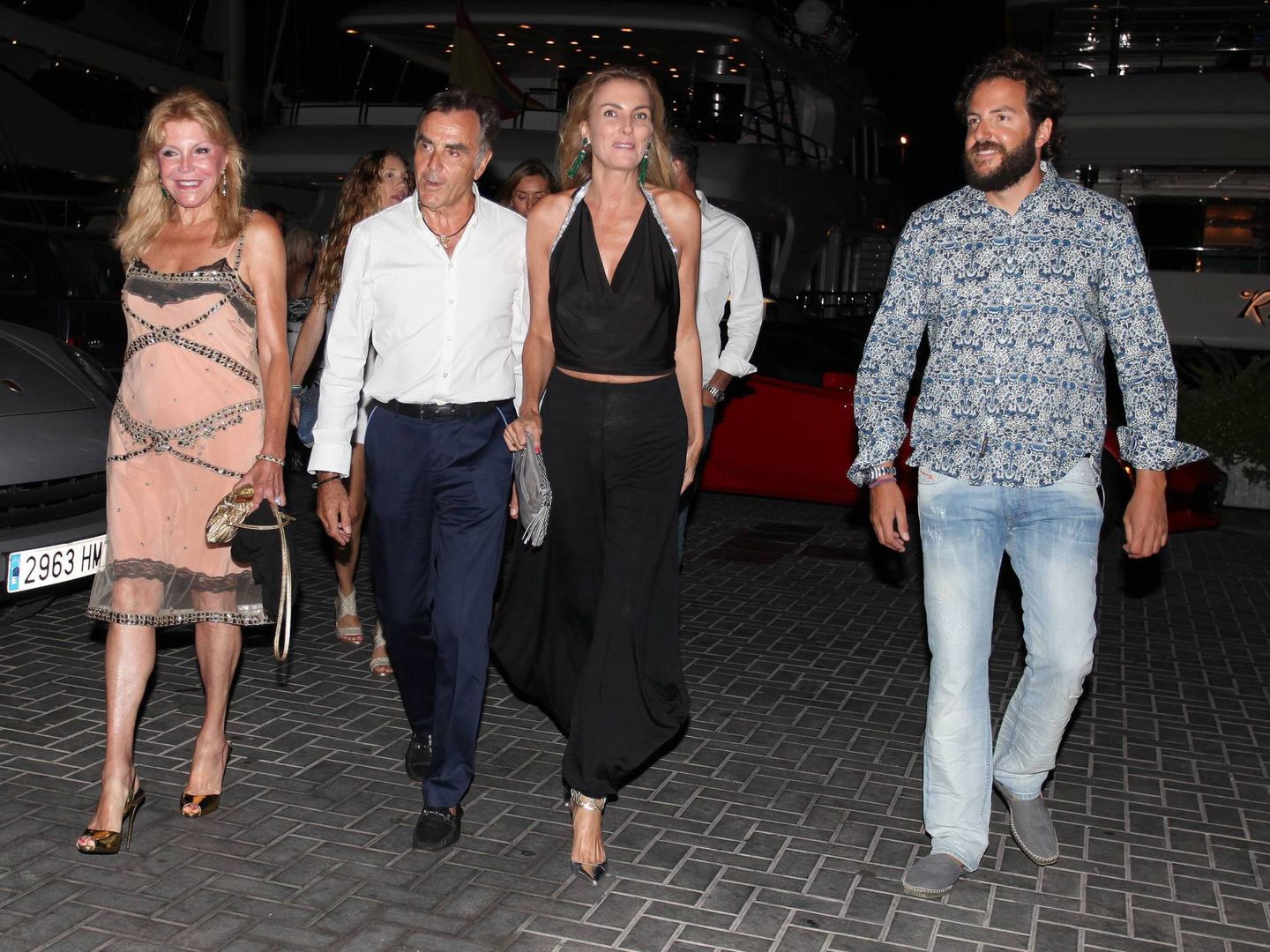 Tita, Manolo, Borja y Blanca, en Ibiza. (Cordon Press)