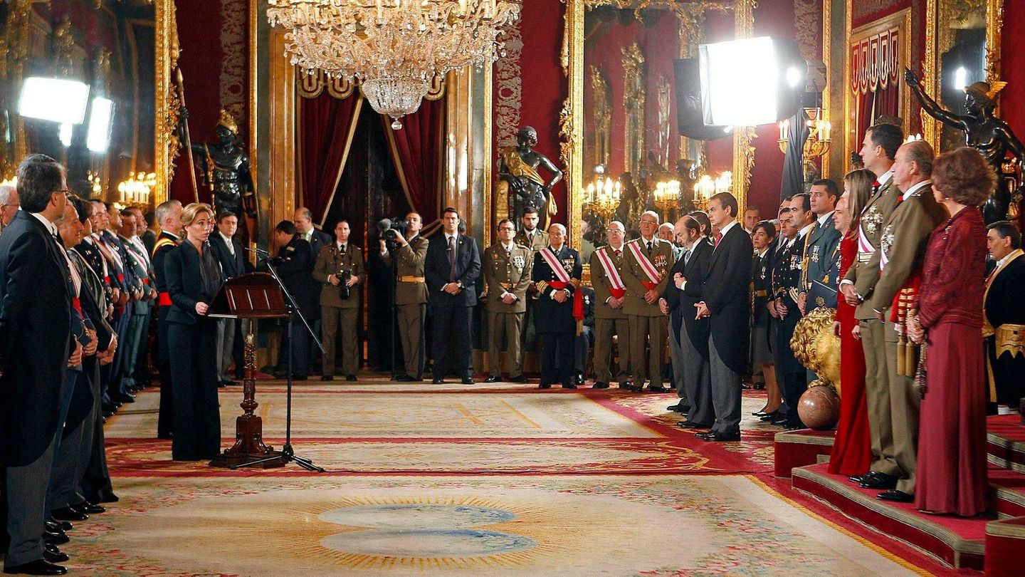 Carme Chachón durante su discurso en la Pascua Militar del año 2010 (EFE/Manuel H. de León)