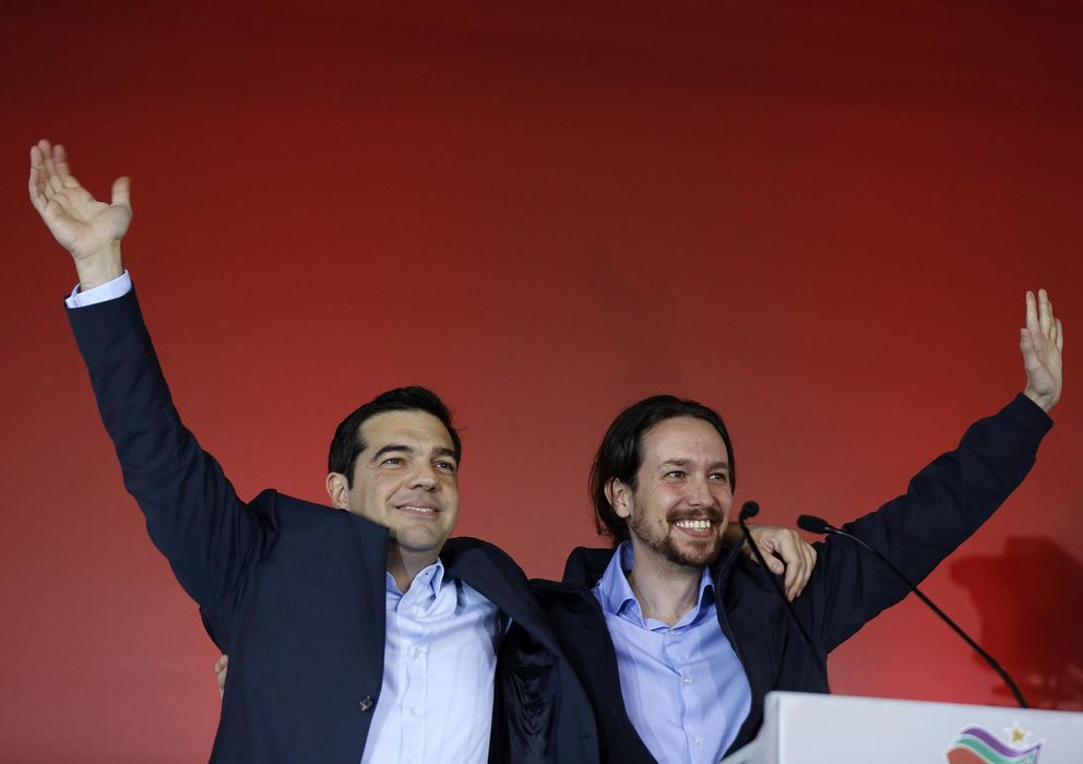 Foto: El líder de Syriza, Alexis Tsipras, junto con el de Podemos, Pablo Iglesias, durante un mitin en la campaña electoral griega de enero