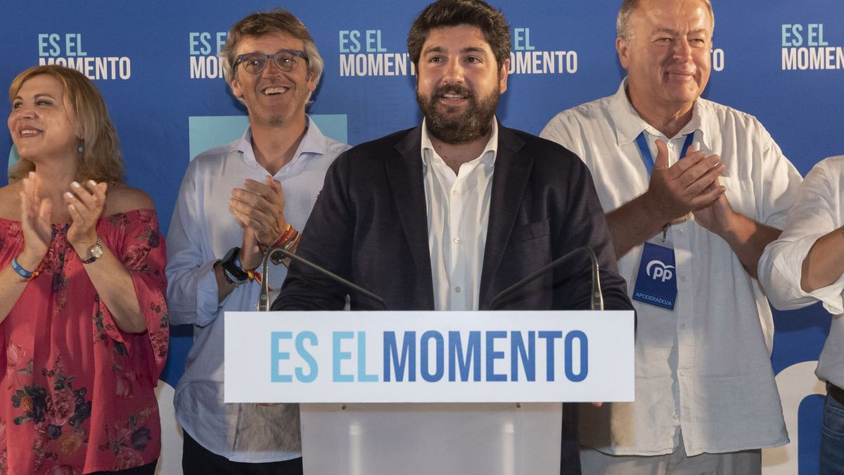 PP y Vox cierran un acuerdo en Murcia y el partido de Abascal entrará en el Gobierno