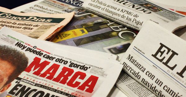 Foto: Ejemplares de periódicos de papel. (Enrique Villarino)