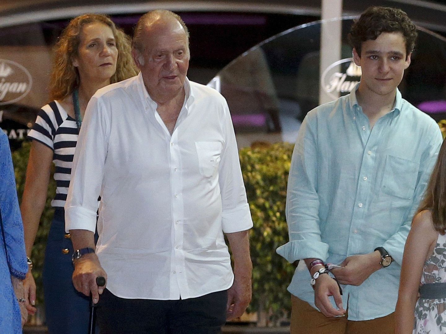 El rey emérito Juan Carlos, su nieto Felipe Juan Froilán y la infanta Elena. (EFE)
