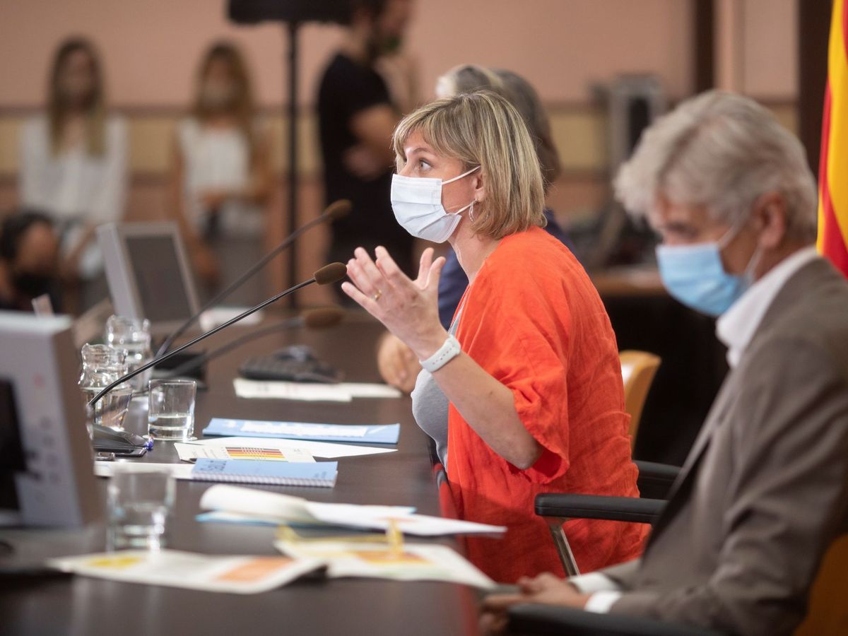 Foto: La consellera de Salud, Alba Vergés, junto al secretario de Salud Pública, Josep Maria Argimon, durante la rueda de prensa. (EFE)