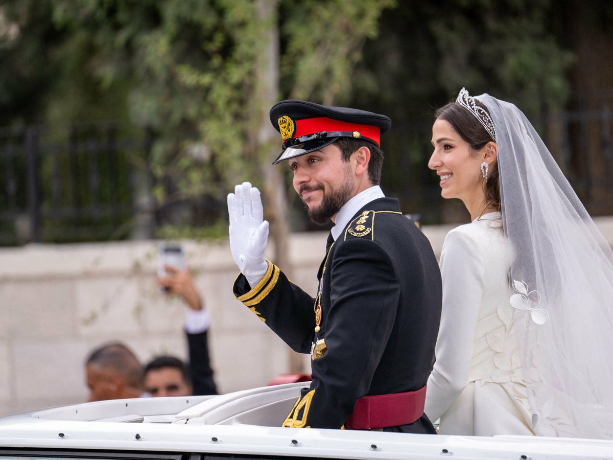 Foto: El príncipe Hussein y Rajwa al Saif el día de su boda. (Gtres)