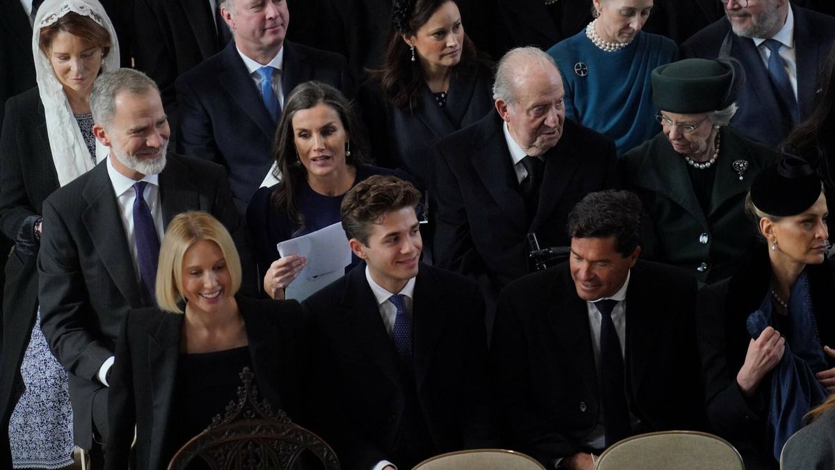 La familia Borbón, con Felipe VI, Letizia y Juan Carlos I incluidos, arropa a la reina Sofía en el homenaje a su hermano Constantino