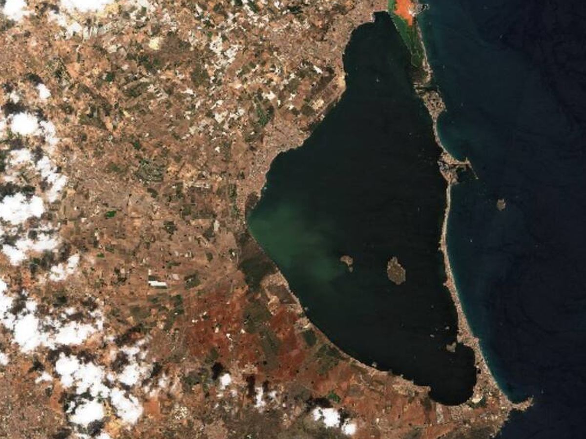 Foto: Imagen satelital de la laguna de agua salada del Mar Menor (Sentinel)