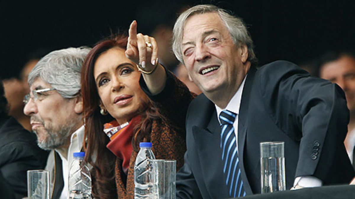 Kirchner aboga por "nacionalizar" los medios de comunicación argentinos