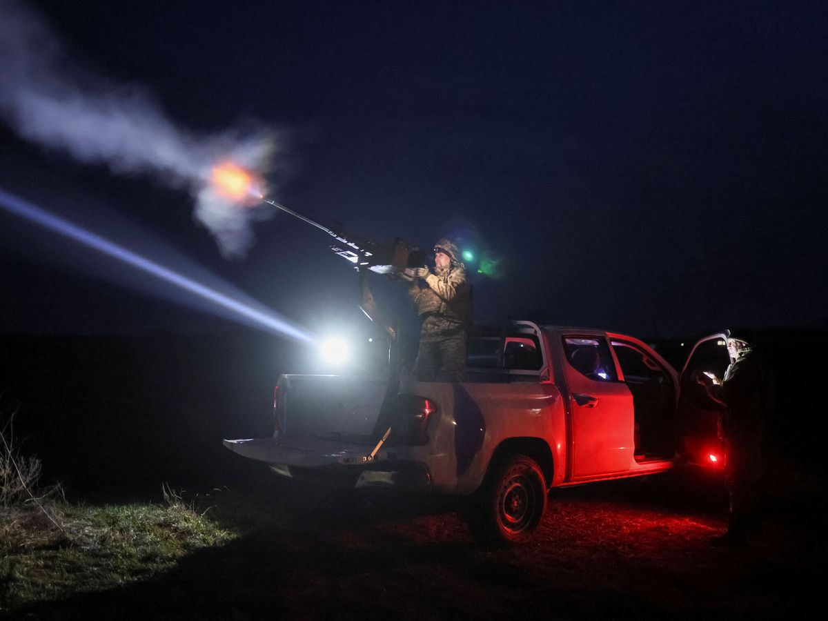 Foto: Sistema móvil anti-drone con ametralladora. (Reuters/Gleb Garanich)