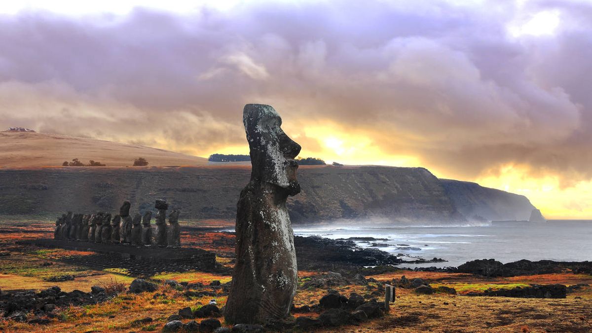 La teoría que explica el significado de los misteriosos moai de la isla de Pascua