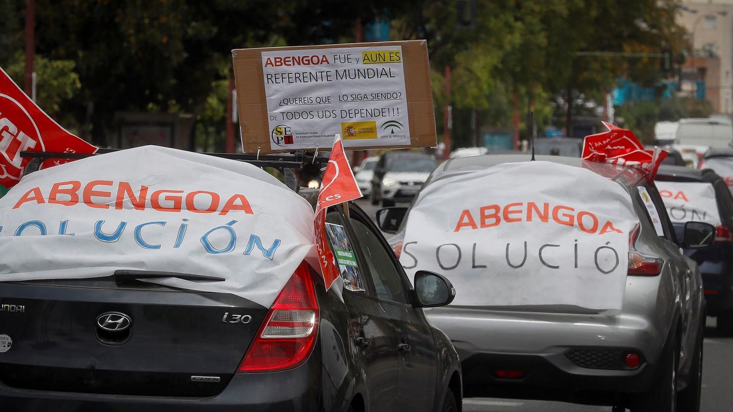 Protesta de los trabajadores de Abengoa. (EFE/José Manuel Vidal)