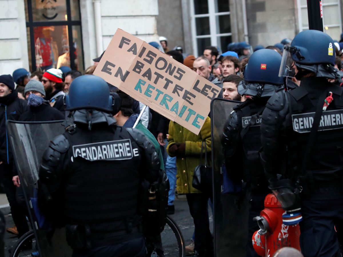 Foto: Protestas en Francia en contra de la reforma de pensiones. (Reuters)