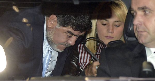 Foto: Maradona y su mujer, Rocío Oliva, en una imagen de archivo. (Gtres)