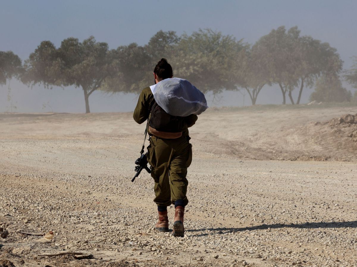 Foto: Un soldado israelí en la frontera con Gaza. (Reuters/Violeta Santos Moura)