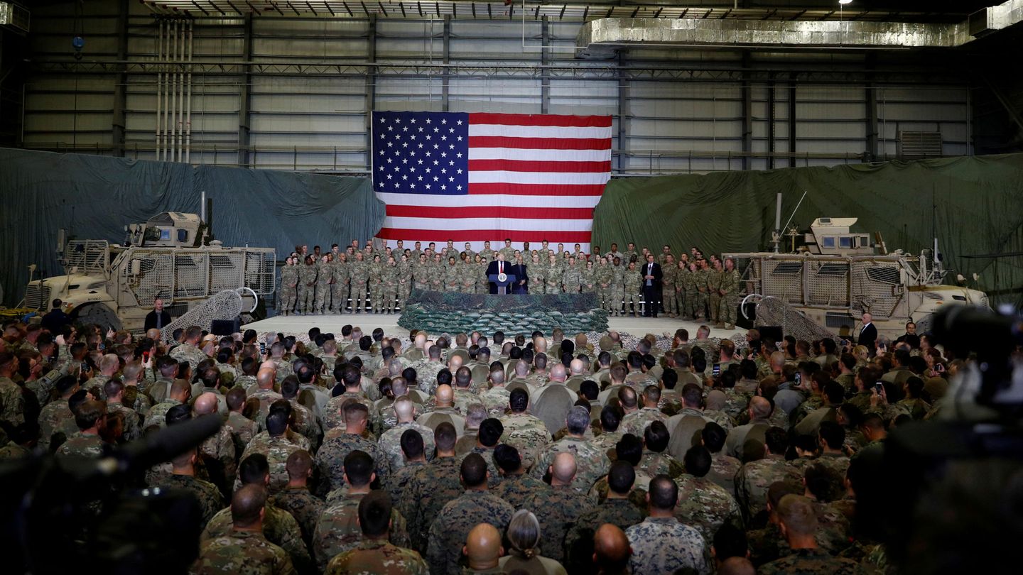 Visita de Trump a la base de Bagram en noviembre de 2019. (Reuters)