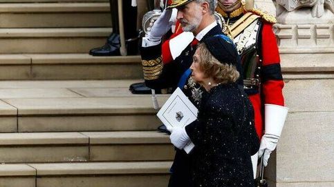 Felipe VI y doña Sofía asisten a una ceremonia en Windsor por Isabel II sin doña Letizia: la razón