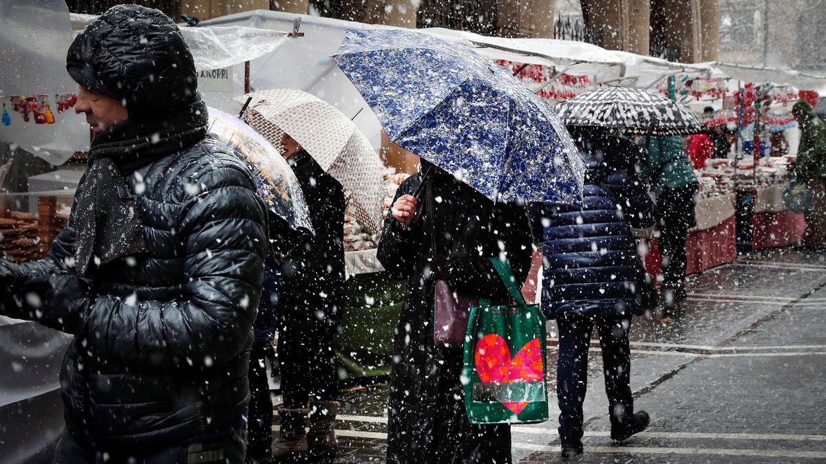El tiempo invernal llega a España con alertas de la AEMET por nieve y fuertes vientos