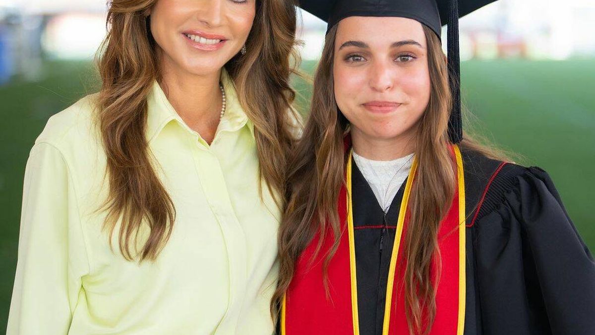 Rania de Jordania se derrite con su hija Salma y celebra el último de sus logros