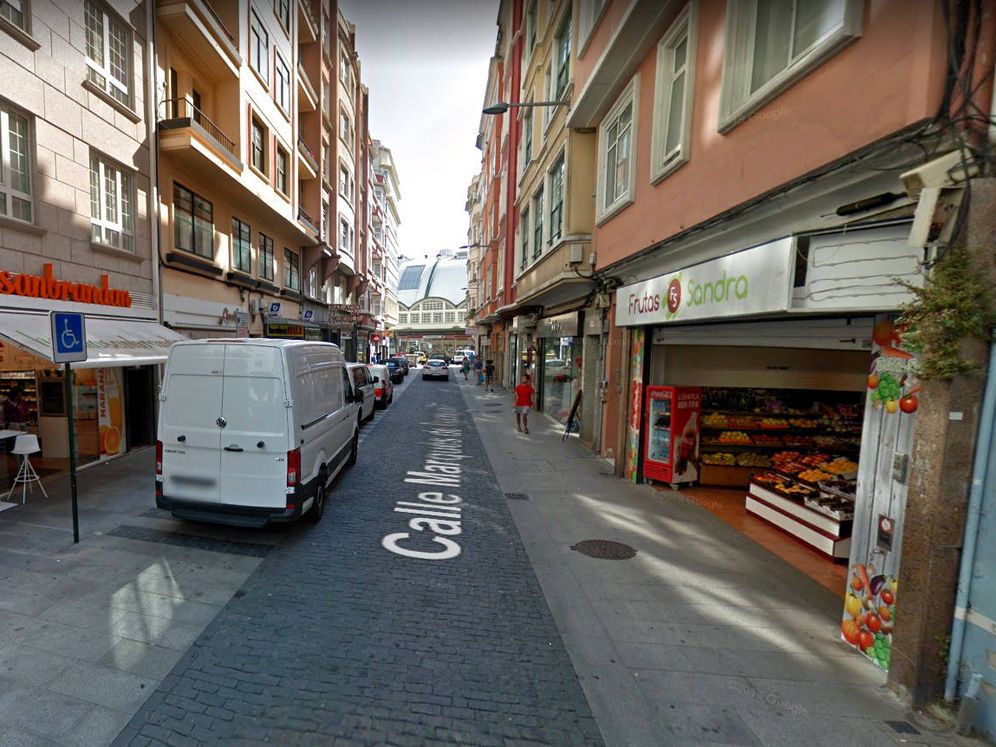 Foto: La frutería de Sandra, en la que fue agredida por vender fruta catalana (Foto: Google Maps)